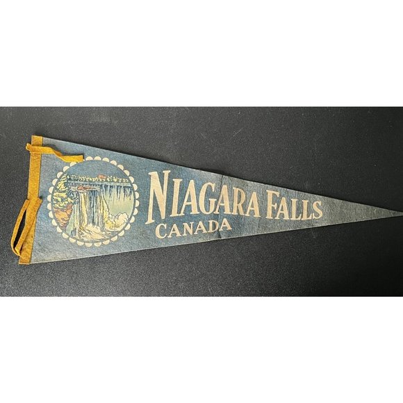Vintage Niagara Falls Canada Felt Travel Tourist Pennant 27" - Picture 1 of 8
